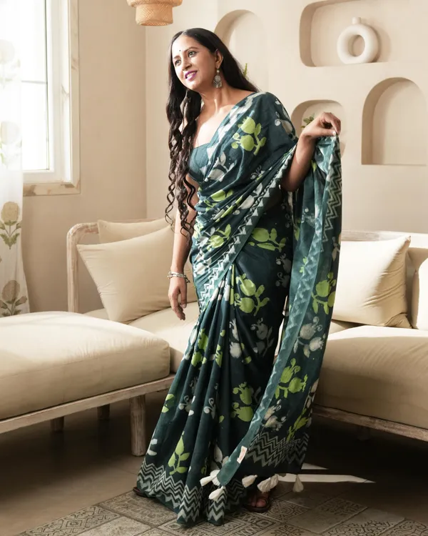 Bottle_Green_Cotton_Mughal_Butta_Dabu_Print_Mul_Saree_For_Women